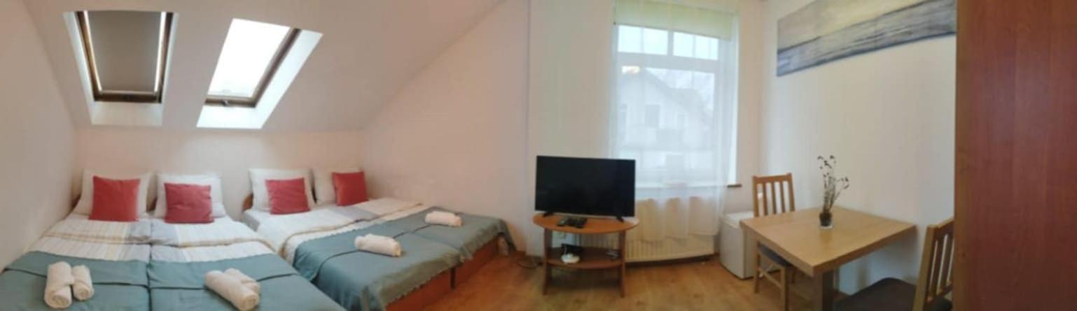 Dom Goscinny U Jacka Rewal Habitación foto